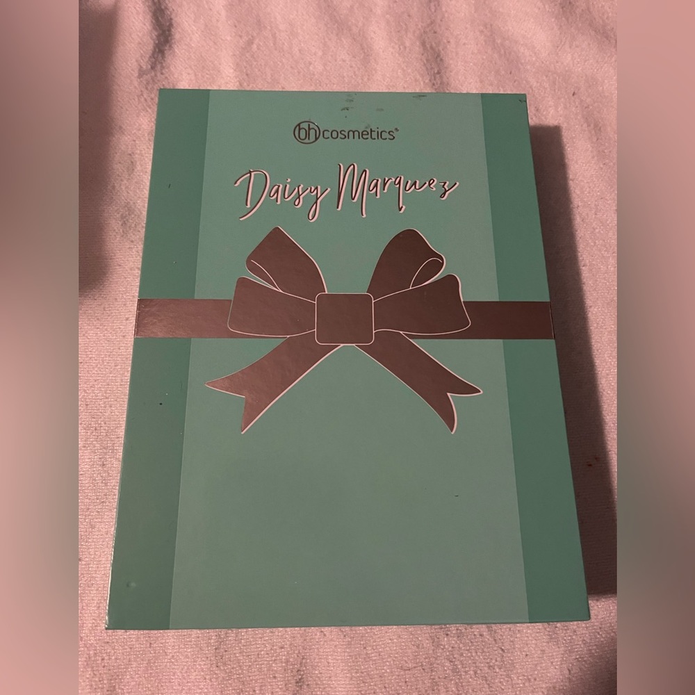 BH Cosmetics: Daisy Marquez Eyeshadow Palette